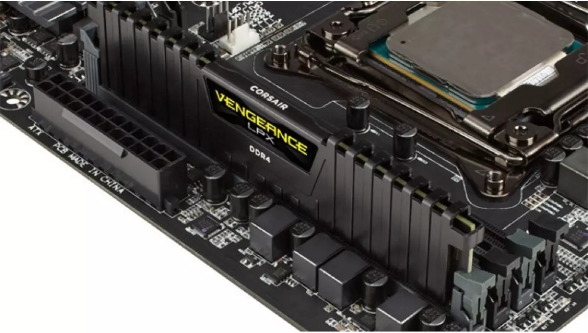 Corsair представила модулі пам'яті Vengeance LPX DDR4 ємністю 32 Гбайт