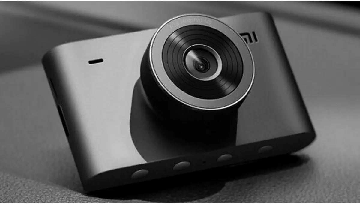 Xiaomi представила відеореєстратор Mi Smart Dashcam 2K вартістю $ 56