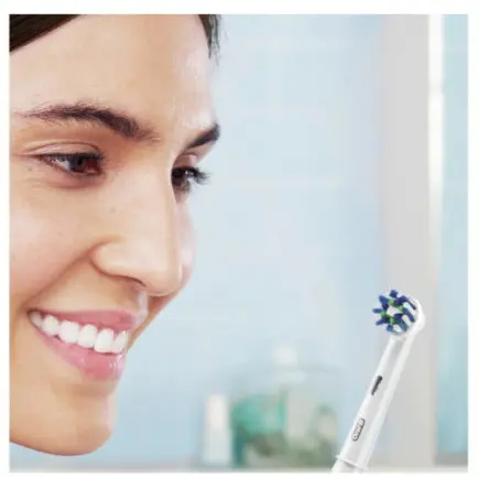 Зубная электрощетка Braun Oral-B Pro1 D305.513.3X CrossAction Black