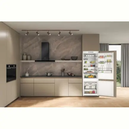 Встраиваемый холодильник Whirlpool WHSP70T121