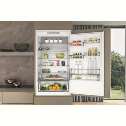 Встраиваемый холодильник Whirlpool WHSP70T121