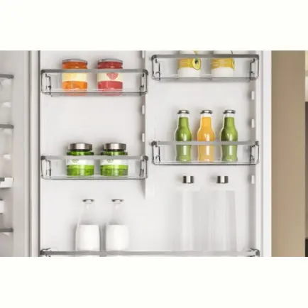 Встраиваемый холодильник Whirlpool WHSP70T121