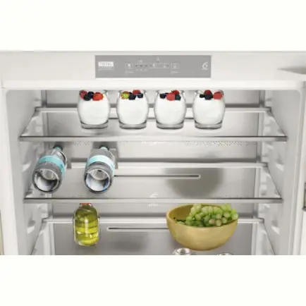 Встраиваемый холодильник Whirlpool WHSP70T121