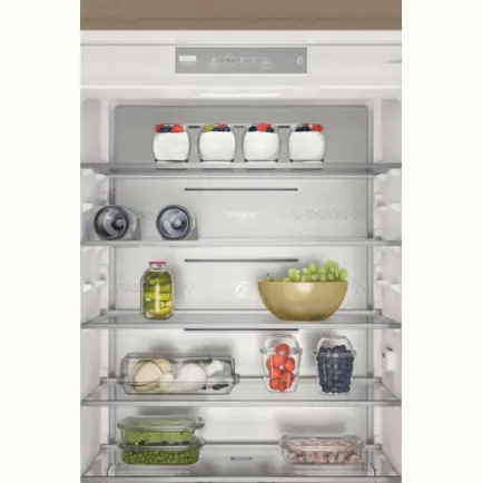 Встраиваемый холодильник Whirlpool WHSP70T121