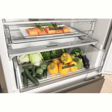Встраиваемый холодильник Whirlpool WHSP70T121