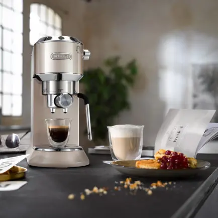 Кофеварка Delonghi EC 885 BG