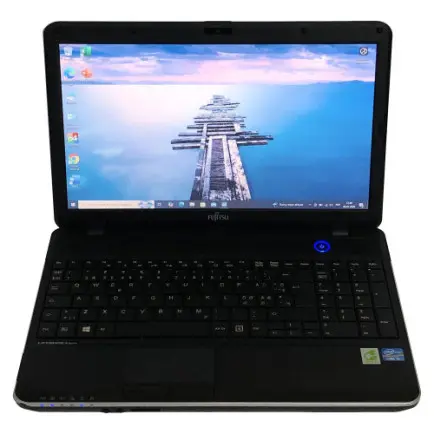 Ноутбук Fujitsu Lifebook A512 / 15.6" (1366х768)