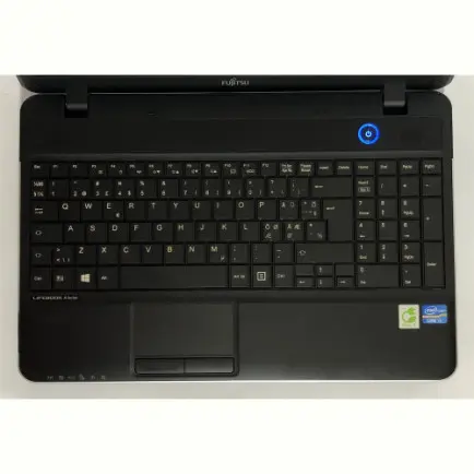 Ноутбук Fujitsu Lifebook A512 / 15.6" (1366х768)