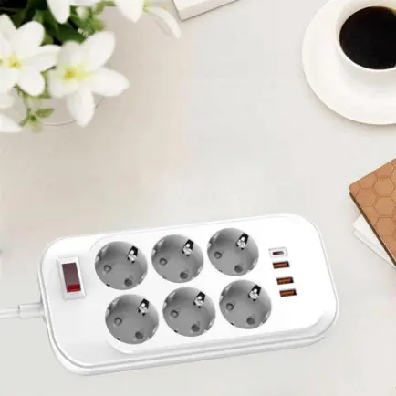 Фільтр живлення ColorWay CW-CHE64PDW 6 розеток, 4USB (Type-C PD20W + 3USB QC3.0)