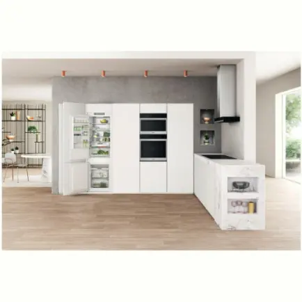 Холодильник Whirlpool WHC18 T573
