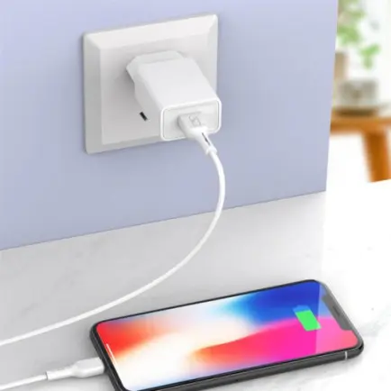 Зарядное устройство SkyDolphin SC36L (1USB, 2.4A)